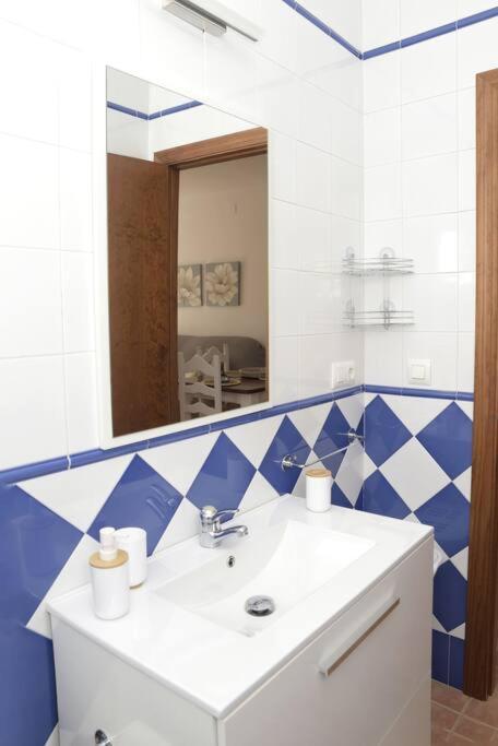 Apartamento Elena - Solo Familias Y Parejas 콘일데라프론테라 외부 사진